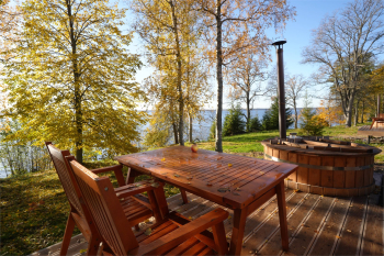 Четырёхместный Барнхаус на берегу озера — фото 16