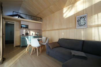 Четырёхместный Барнхаус на берегу озера — фото 9