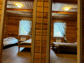 1123